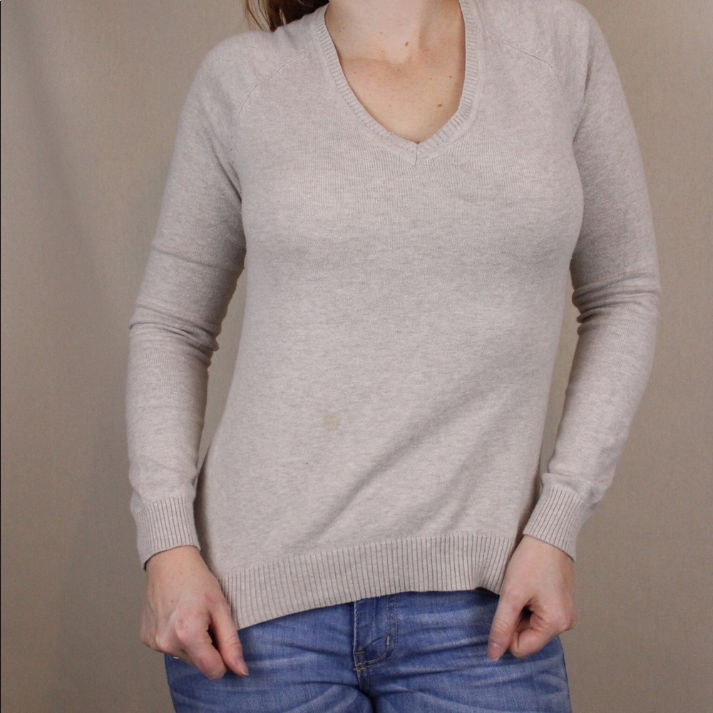 Beige ZARA sweater 🧣